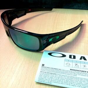 NEW OAKLEYS black Crankshaft Oakley sunglasses for men w/ green jade lenses NIB